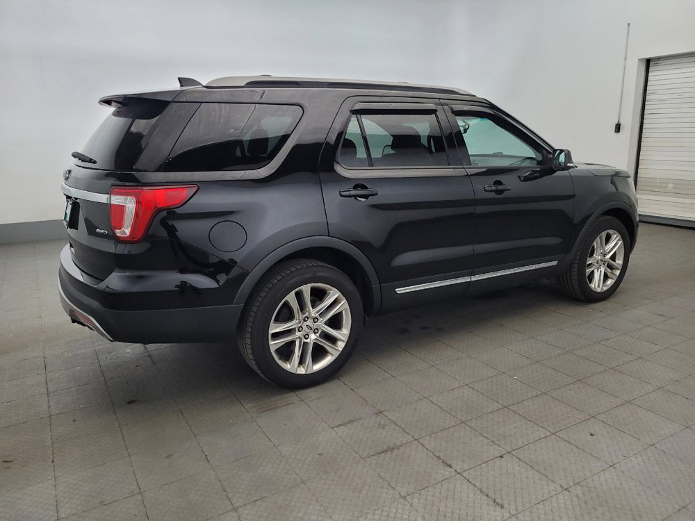 Used 2017 Ford Explorer XLT w/ Equipment Group 202A AWD/4WD image 10
