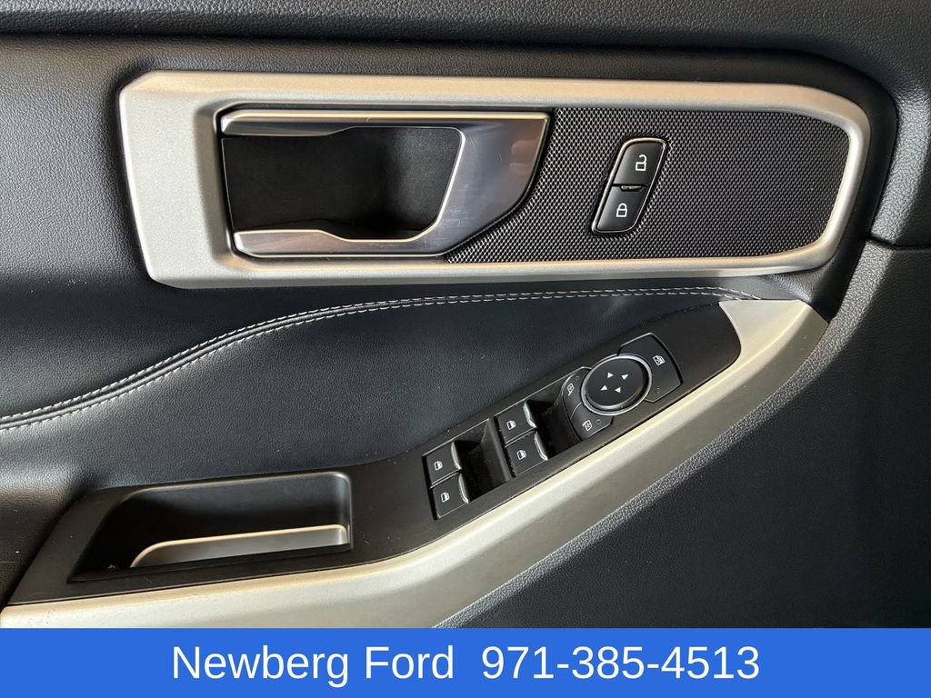 Used 2021 Ford Explorer XLT RWD image 9