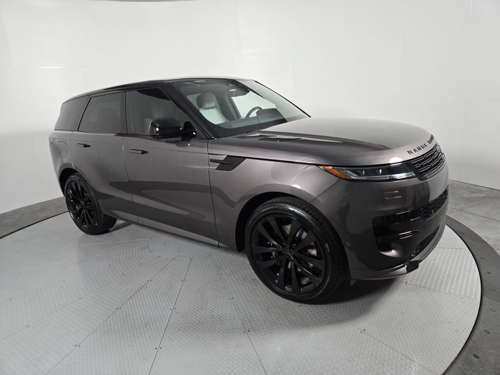 New 2026 Land Rover Range Rover Sport Dynamic SE AWD/4WD image 16