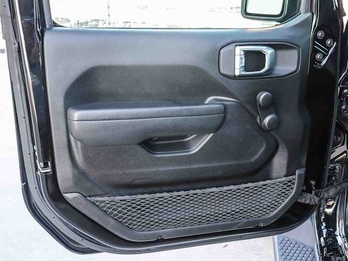 Used 2022 Jeep Wrangler Unlimited Sport image 21