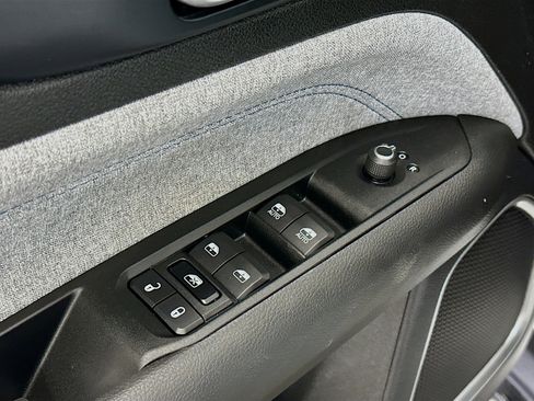 Used 2022 Jeep Compass Latitude image 15