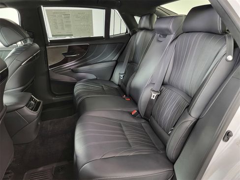 Used 2022 Lexus LS 500 AWD w/ Luxury Package image 19