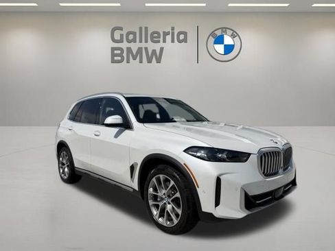 Used 2024 BMW X5 xDrive40i w/ Parking Assistance Package AWD/4WD image 4