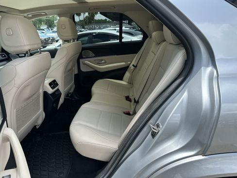 Used 2022 Mercedes-Benz GLE 350 w/ AMG Line Exterior image 4