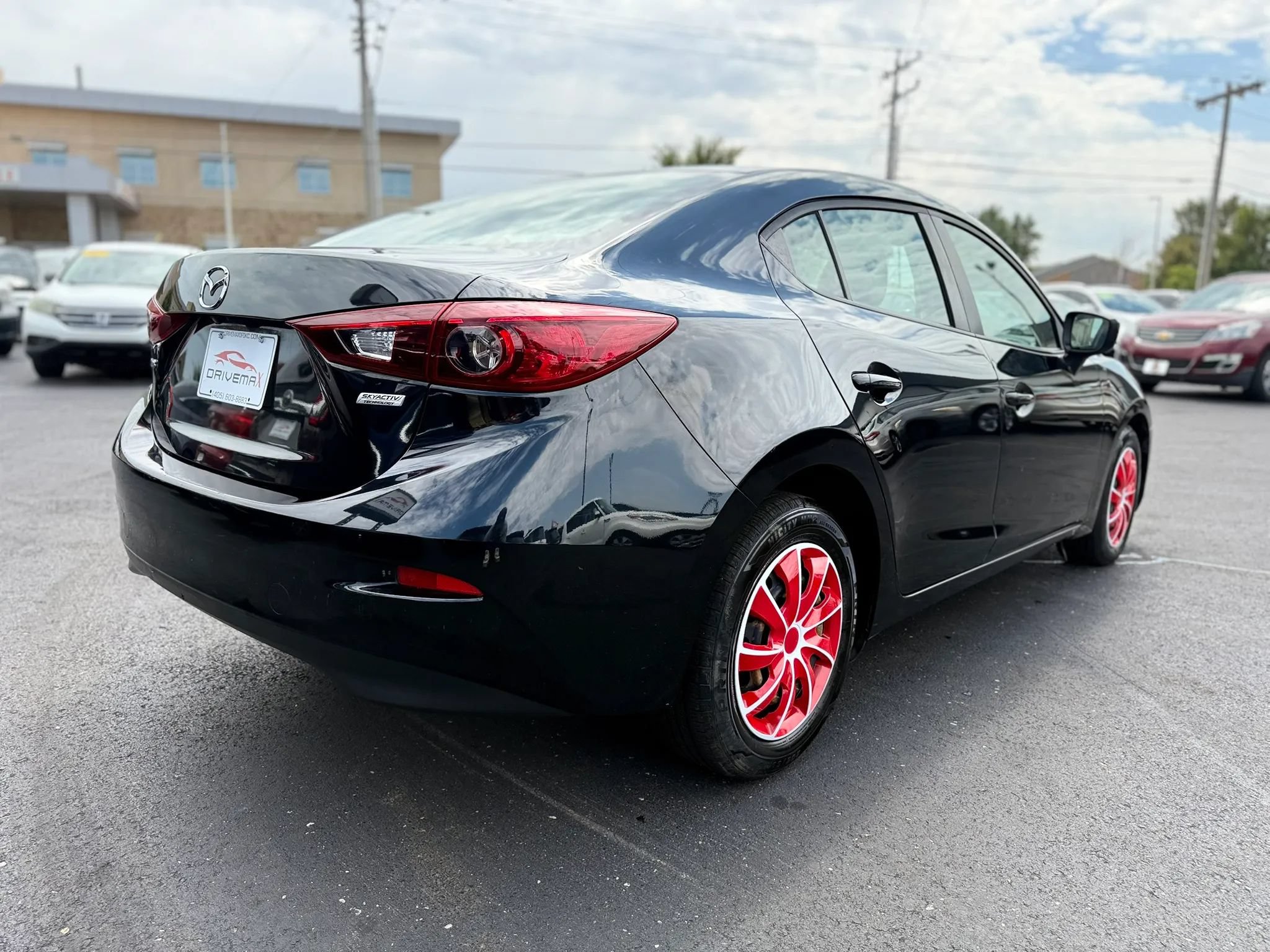 Used 2017 MAZDA MAZDA3 Sport FWD image 3