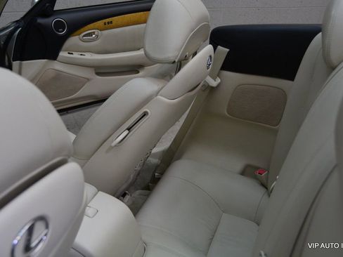 Used 2004 Lexus SC 430 Convertible image 24