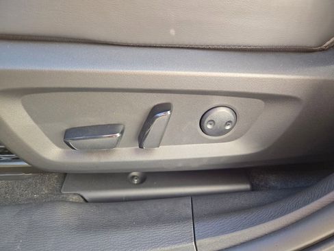 New 2025 Mitsubishi Outlander SE image 16