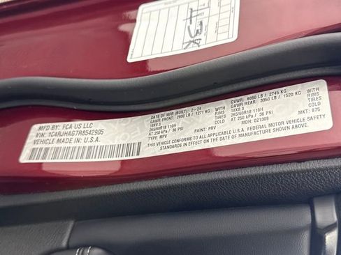 Used 2024 Jeep Grand Cherokee Altitude image 32