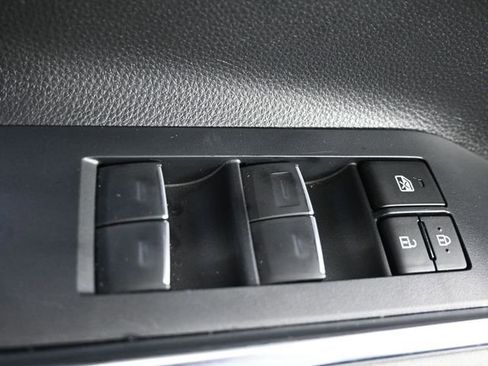Used 2023 Toyota Highlander Platinum FWD image 29