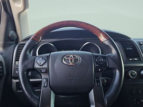 Used 2021 Toyota Sequoia Platinum image 34