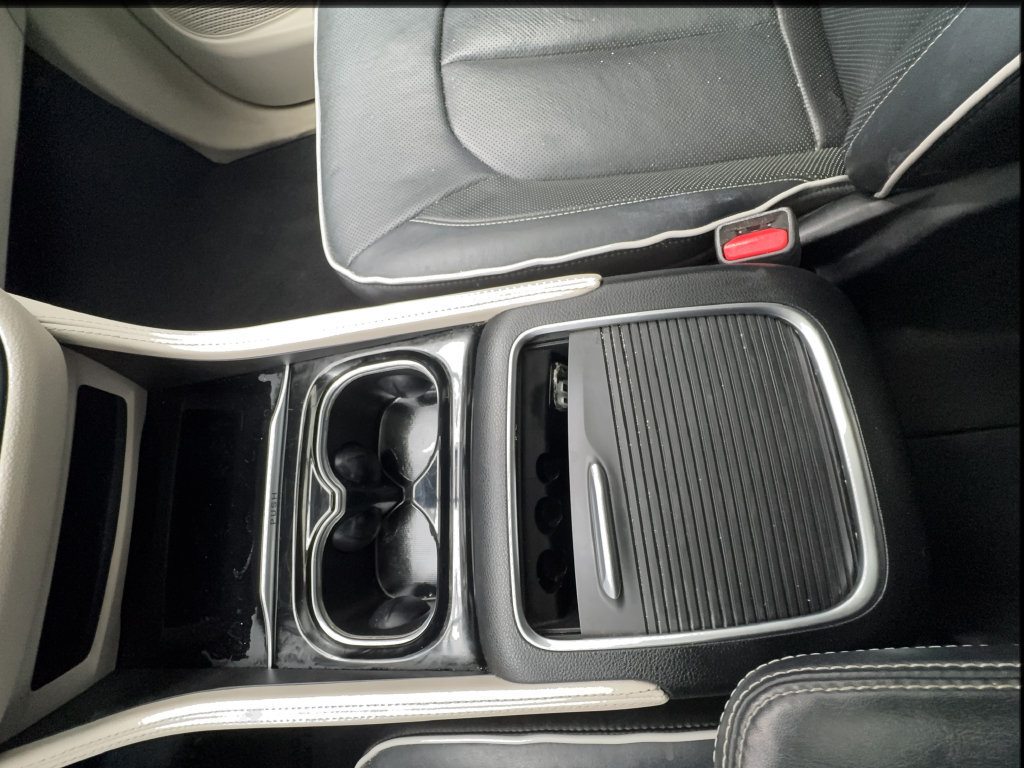Used 2022 Chrysler Pacifica Limited FWD image 44