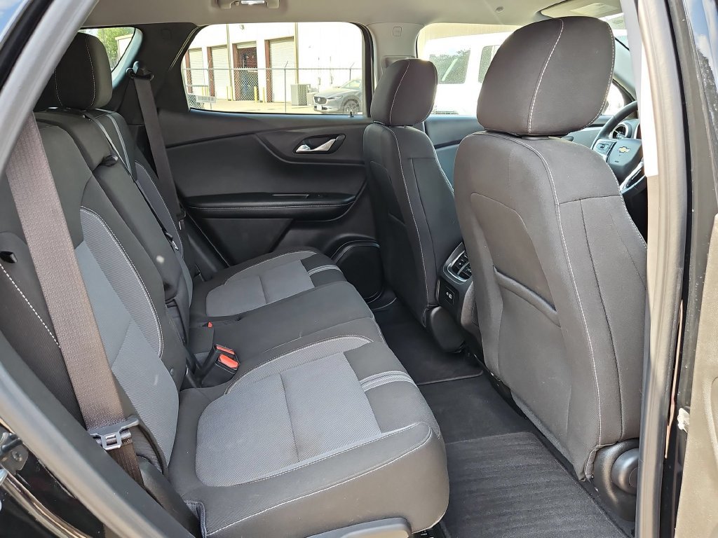 Used 2025 Chevrolet Blazer LT FWD image 30
