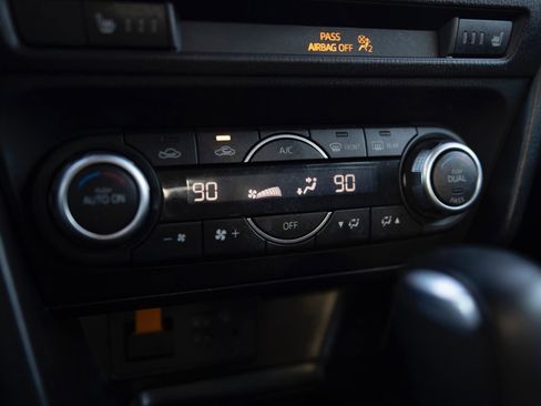 Used 2018 MAZDA MAZDA3 Touring image 9