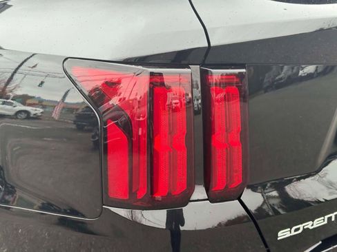 Used 2023 Kia Sorento SX Prestige w/ Panoramic Sunroof Package image 10
