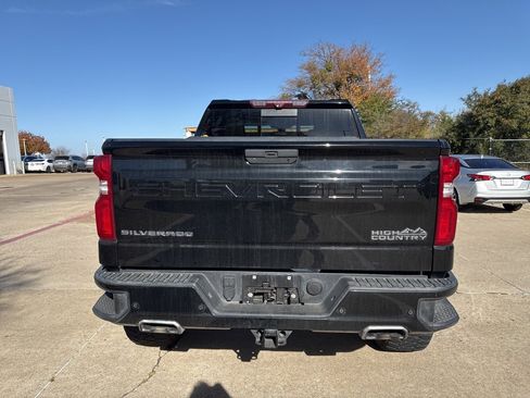 Used 2020 Chevrolet Silverado 1500 High Country w/ Technology Package image 6