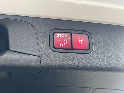 Used 2022 Mercedes-Benz GLC 300 4MATIC image 13