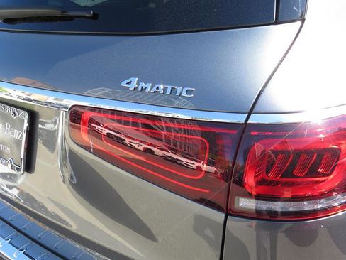 Used 2023 Mercedes-Benz GLS 450 4MATIC image 30