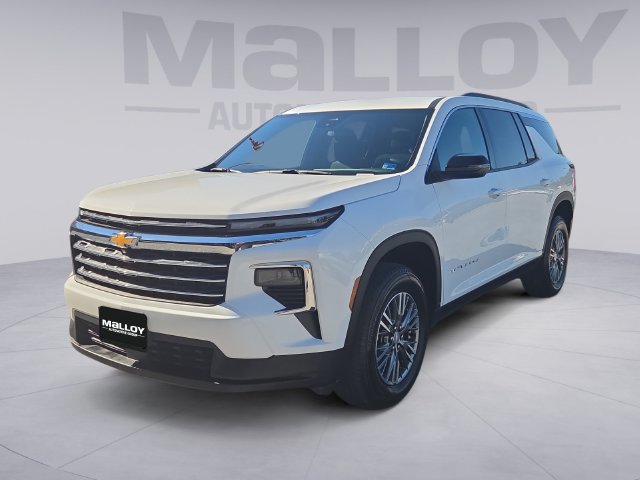 Used 2026 Chevrolet Traverse LT w/ LPO, Floor Liner Package FWD image 1