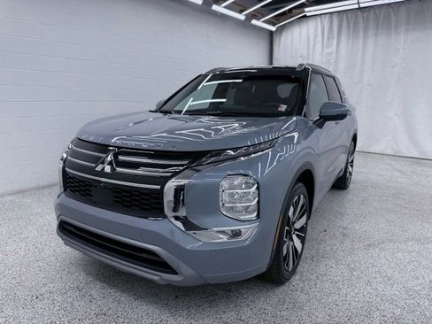 Used 2025 Mitsubishi Outlander SEL FWD image 5