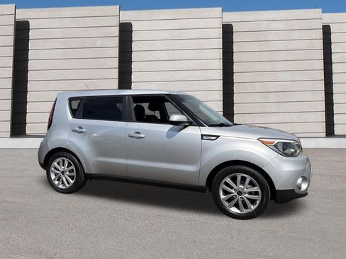 Used 2019 Kia Soul + FWD image 6