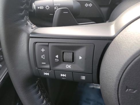 Used 2020 Nissan Pathfinder S image 21