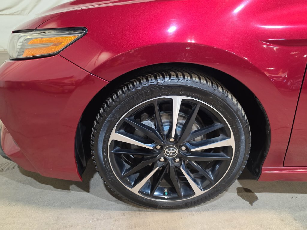 Used 2018 Toyota Camry XSE FWD image 19