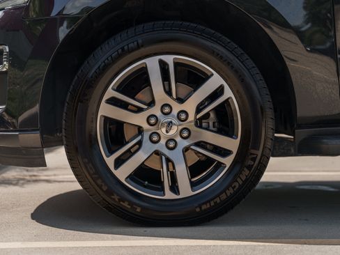 Used 2024 Ford Expedition Limited image 31