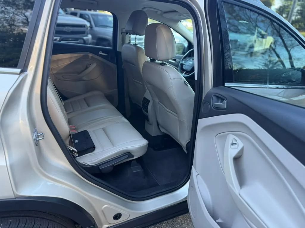 Used 2017 Ford Escape Titanium AWD/4WD image 18