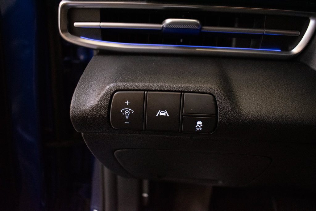 Used 2023 Hyundai Elantra Limited FWD image 19