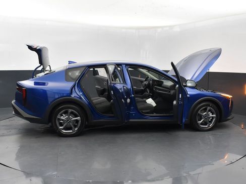 Certified 2025 Kia K4 LXS FWD image 48