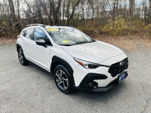 Used 2025 Subaru Crosstrek 2.0i Premium image 3