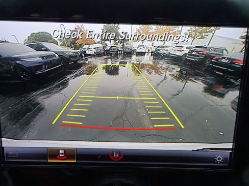 Used 2018 Mercedes-Benz GLC 300 4MATIC w/ Premium Package image 18