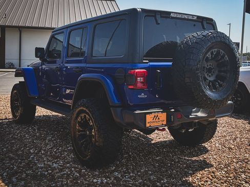 Used 2018 Jeep Wrangler Unlimited Rubicon w/ Dual Top Group AWD/4WD image 32