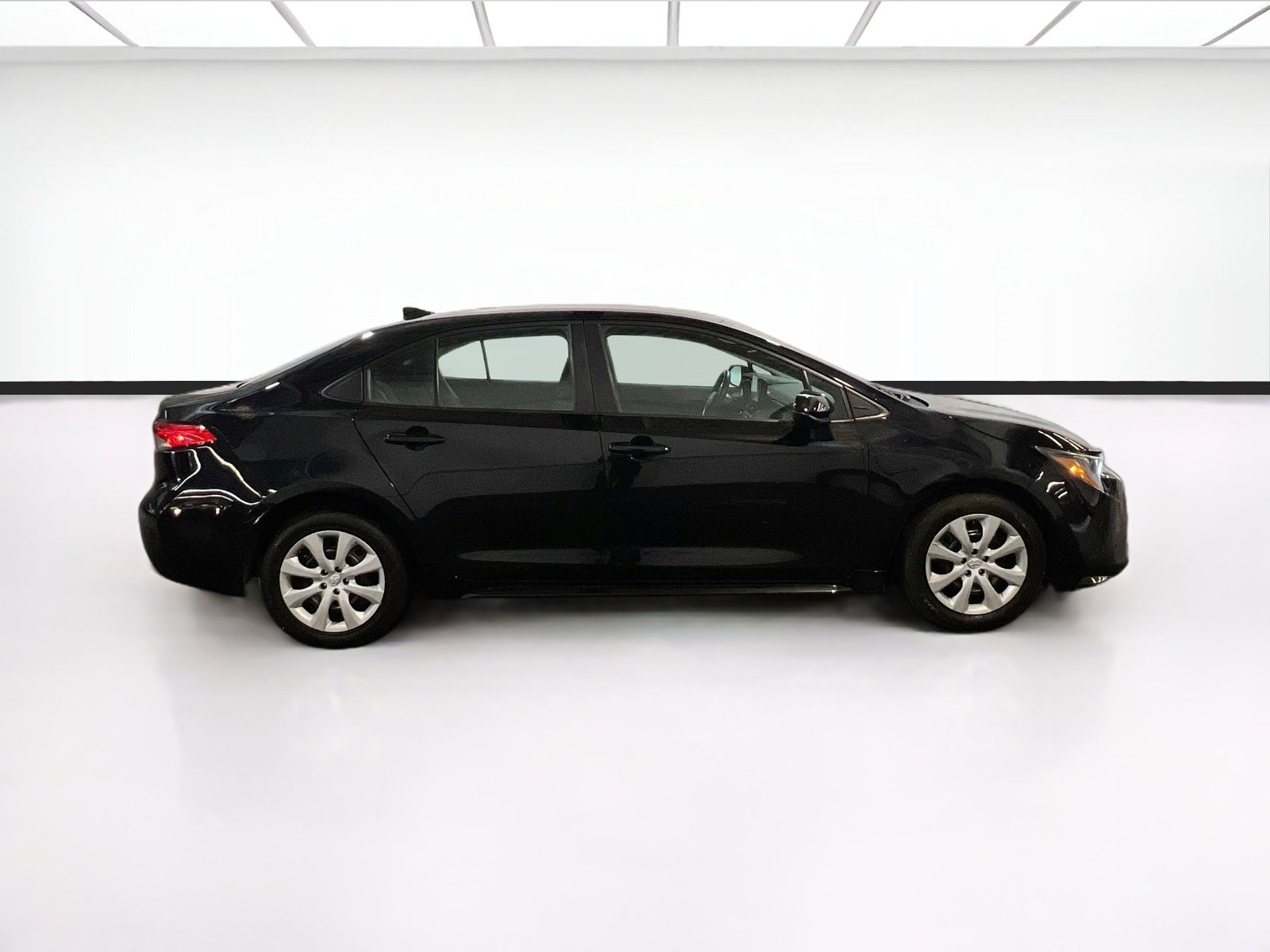 Used 2024 Toyota Corolla LE FWD image 22