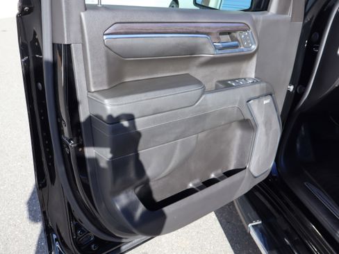 Used 2024 Chevrolet Silverado 1500 LTZ w/ Technology Package image 18