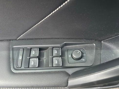Used 2024 Volkswagen Tiguan SE AWD/4WD image 11