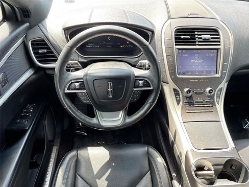 Used 2020 Lincoln Nautilus FWD image 21