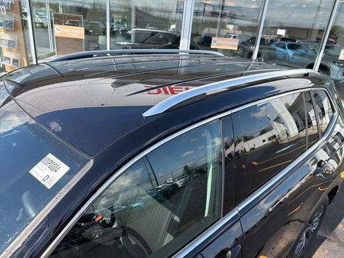 Used 2024 Volkswagen Tiguan SE AWD/4WD image 24