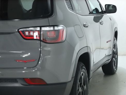Used 2023 Jeep Compass Trailhawk w/ Trailhawk Convenience Group AWD/4WD image 45