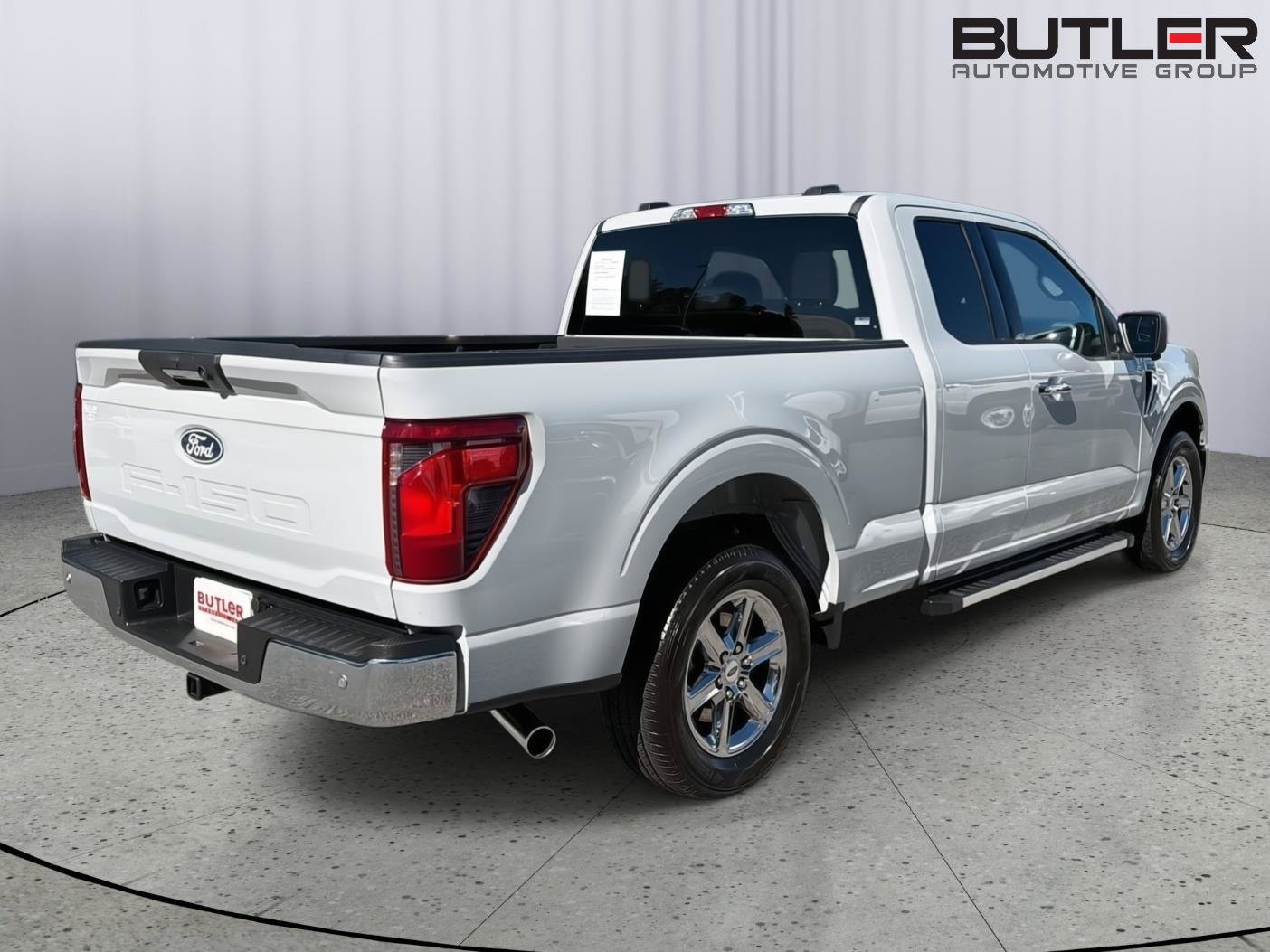 Certified 2024 Ford F150 XLT w/ Mobile Office Package RWD image 6