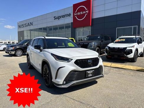 Used 2023 Toyota Highlander XSE image 1