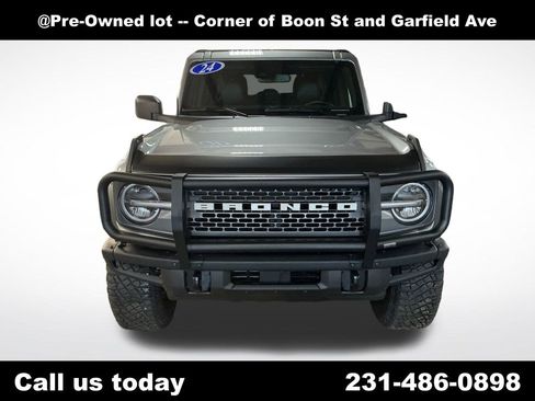 Used 2024 Ford Bronco Badlands w/ Sasquatch Package AWD/4WD image 8
