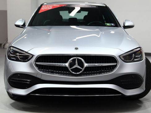 Used 2025 Mercedes-Benz C 300 4MATIC Sedan image 3
