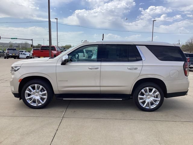 Used 2021 Chevrolet Tahoe Premier w/ Premium Package AWD/4WD image 2