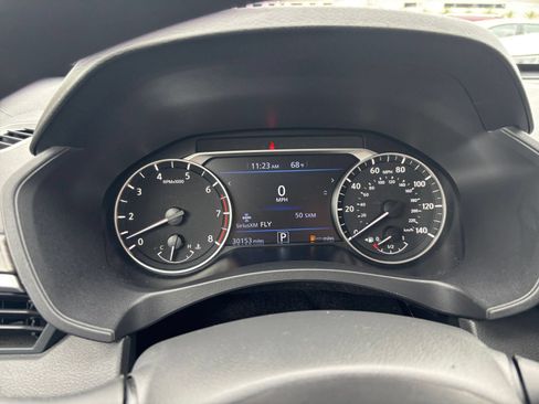 Used 2025 Nissan Altima 2.5 SV FWD image 39