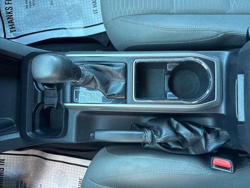 Used 2017 Toyota Tacoma SR5 AWD/4WD image 26