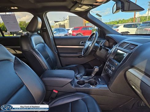 Used 2019 Ford Explorer XLT w/ Equipment Group 202A AWD/4WD image 19