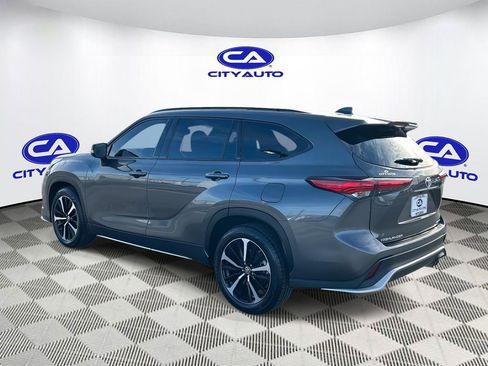 Used 2022 Toyota Highlander XSE image 6