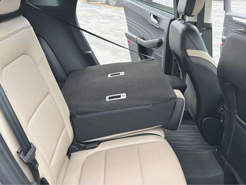 Used 2022 Ford Escape SEL AWD/4WD image 12