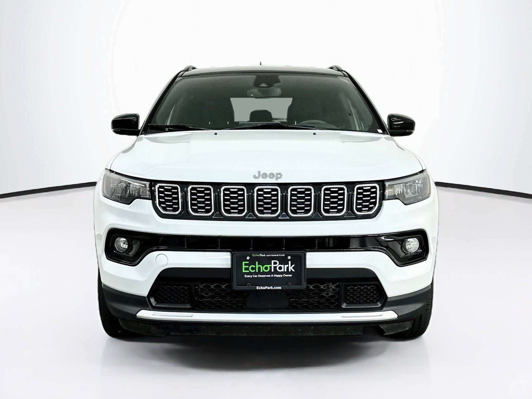 Used 2025 Jeep Compass Limited AWD/4WD image 2